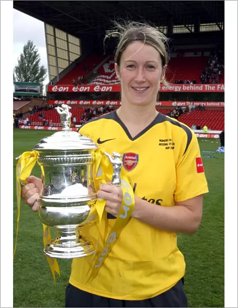 Ciara Grant (Arsenal) with the FA Cup Trophy