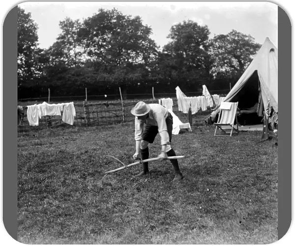 Harvesters camp at Weasenham, Norfolk, where schoolmasters and clergymen are helping