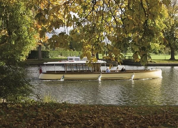 Boat trip on the River Avon, Stratford upon Avon, Warwickshire, England