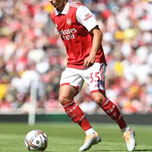 Arsenal vs Leicester City: Zinchenko in Action at the Emirates Stadium (Premier League 2022-23)