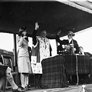 Freedom of the City of Stirling for Princess Elizabeth. After travelling from Balmoral Castle