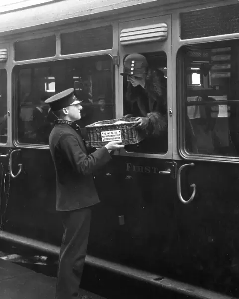 Refreshments at Paddington Station, c. 1920