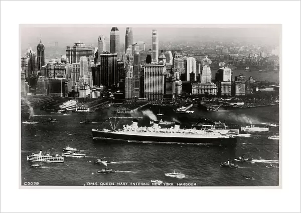 Arrival of the Queen Mary - New York - after maiden voyage