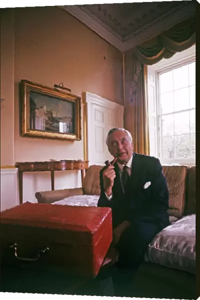 Harold Wilson with red budget briefcase