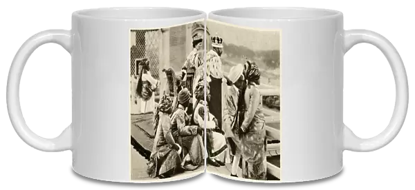 Coronation Durbar, Delhi - King George and Queen Mary