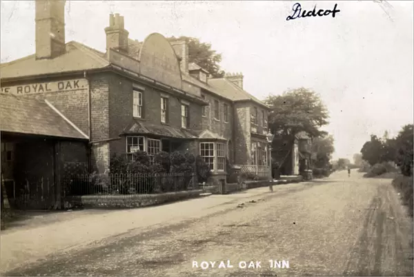 The Royal Oak Inn - Station Road, Didcot, Oxfordshire