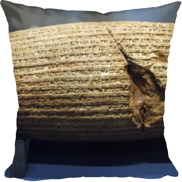 Cylinder of Cyrus the Great with text written in akkadian cu