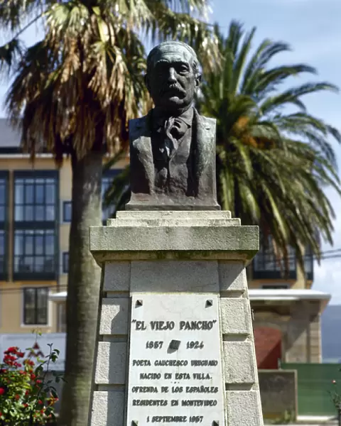 Jose Alonso Trelles (1857-1924). Uruguayan poet. Monument. R