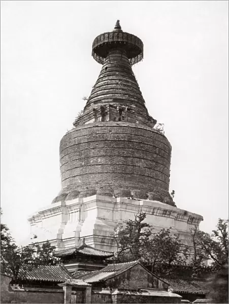 White Pagoda Buddhist Temple, Peking, Beijing, China