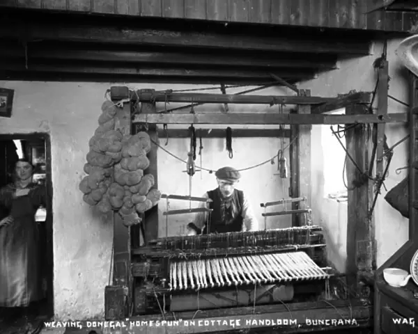 Weaving Donegal Homespun on Cottage Handloom, Buncrana