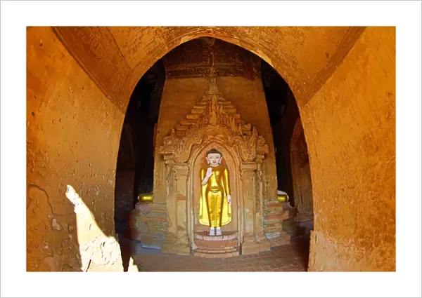 Buddha statue in Shwe Leik Too Pagoda in Bagan, Myanmar