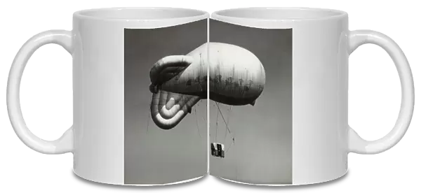 Barrage Balloon with an Underslung Capule Used for Parac?