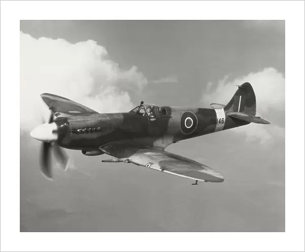 Supermarine Spitfire 14  /  XIV