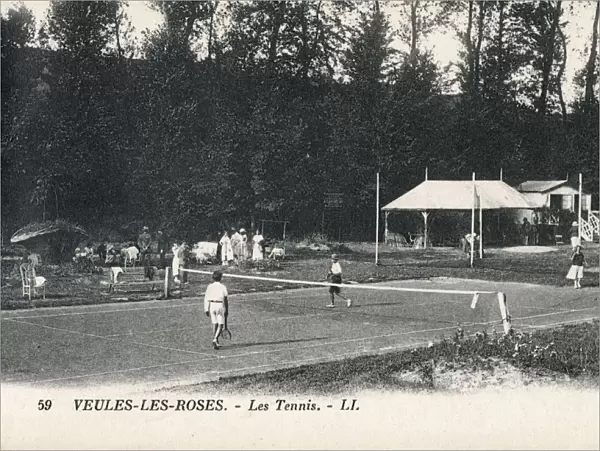 Veules-les-Roses - Playing tennis