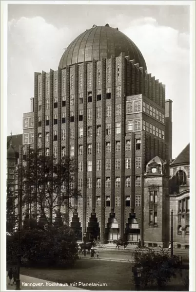 Anzeiger-Hochhaus in Hannover, Germany with rooftop Planetarium