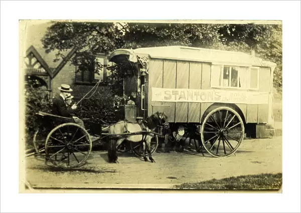 Vintage Caravan (Stantons Royal Entertainers)