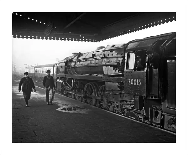 Steam locomotive Apollo, crew change, London