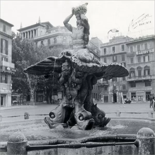 Fontana del Tritone, Rome, Italy
