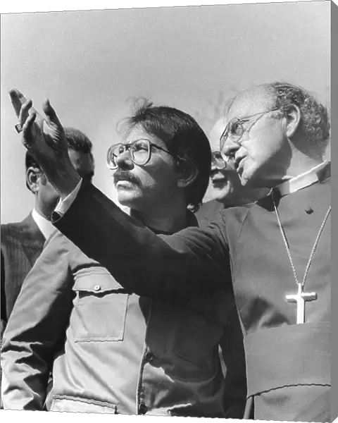 Daniel Ortega with Archbishop Robert Runcie