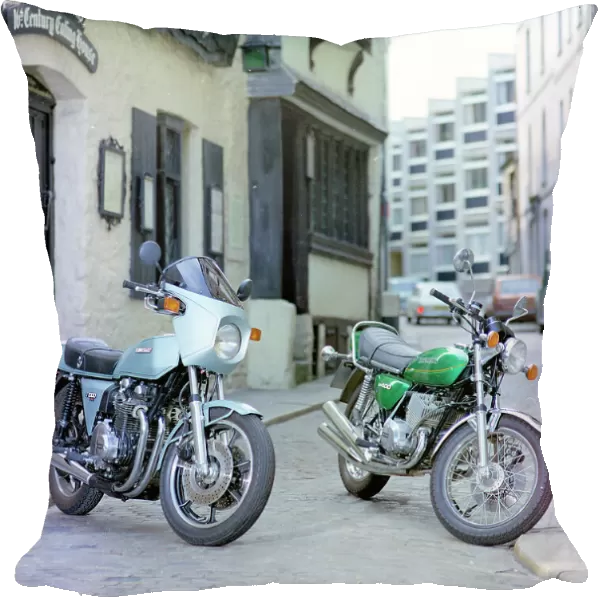 Kawasaki Z 1000 Z1-R and KH 400 motorbikes