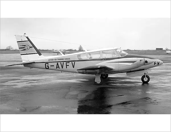 Piper PA 30 Twin Comanche G-AVFV