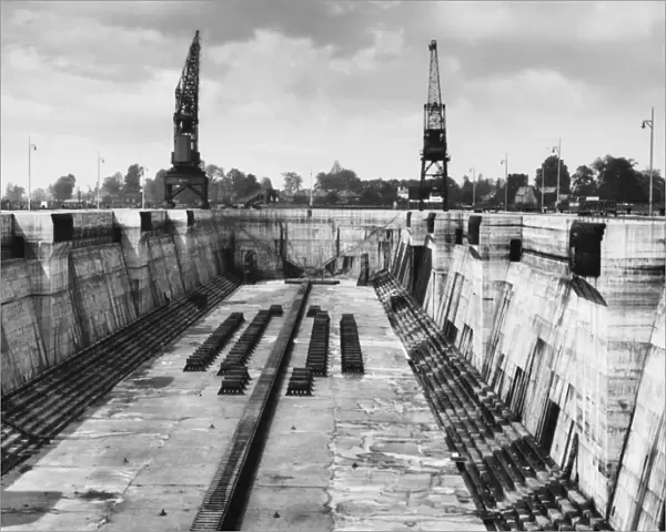Southampton Docks 1940S