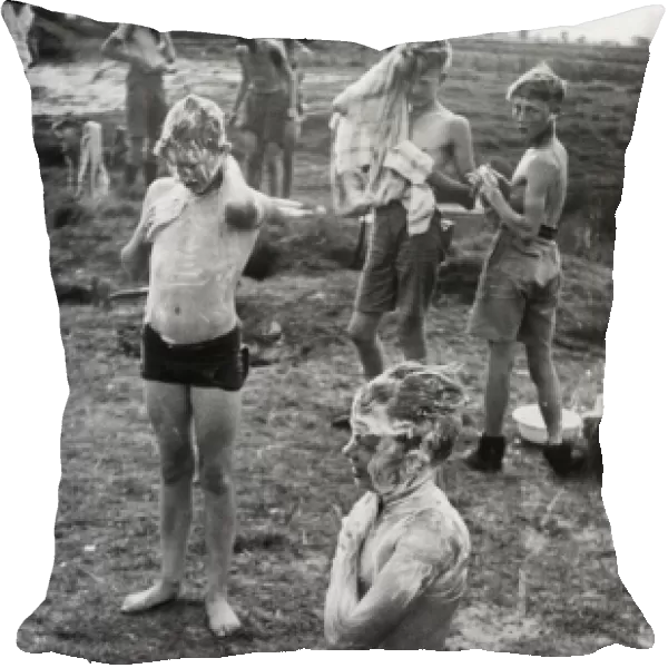Outdoor washing, Boys Club 1936