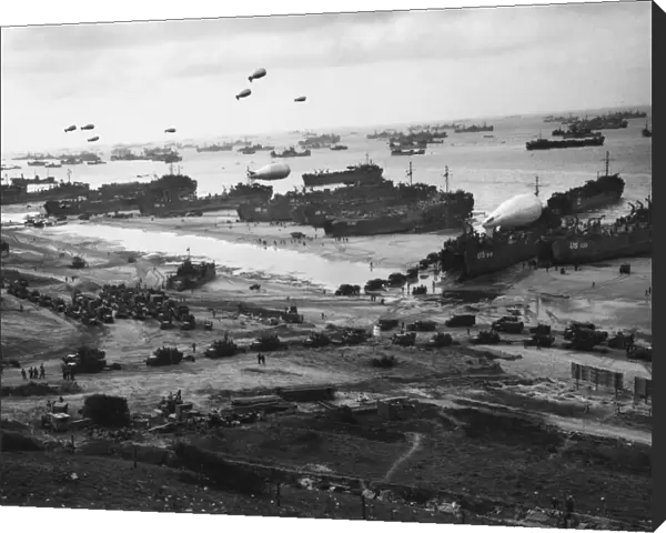 D-Day - Supplies pour ashore