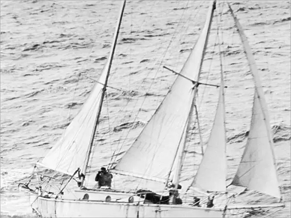 Sir Robin Knox-Johnston circumnavigates the globe