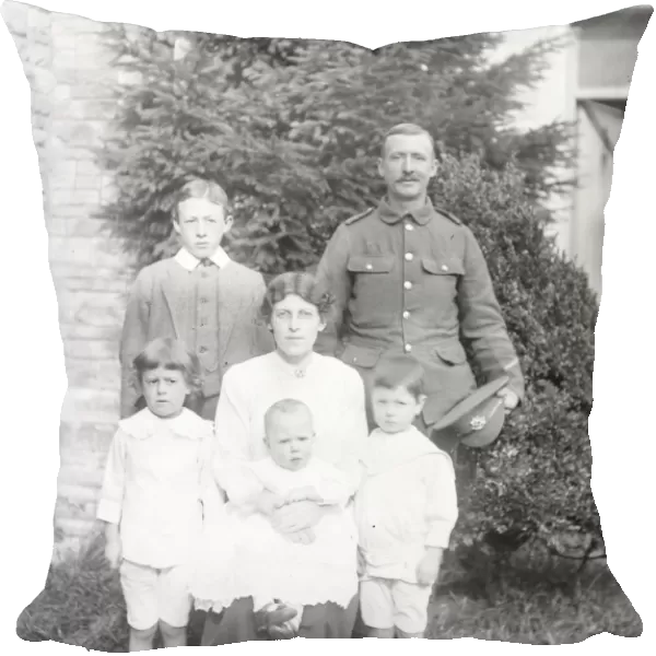 Family group with father in uniform, First World War
