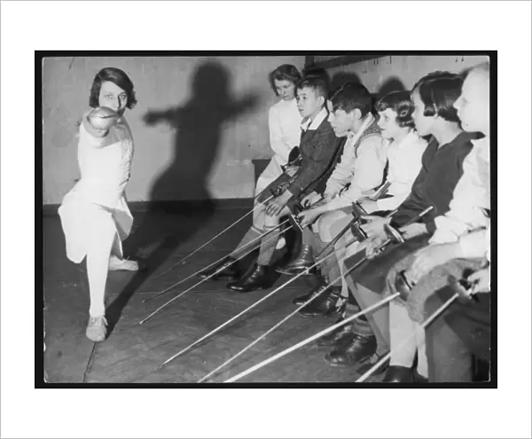 Learning to Lunge 1930S