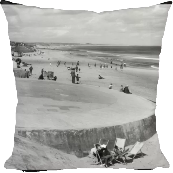 Beach  /  Aberdeen 1950S