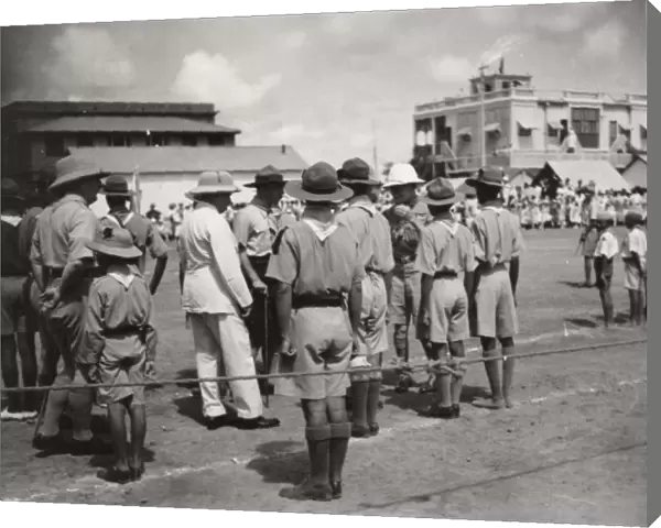 Baden-Powell inspecting troop