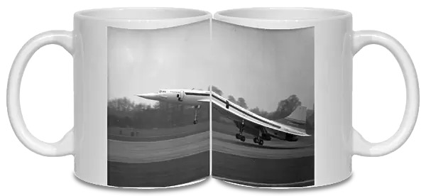 Concorde 01 G-AXDN makes its first take-off from Filton