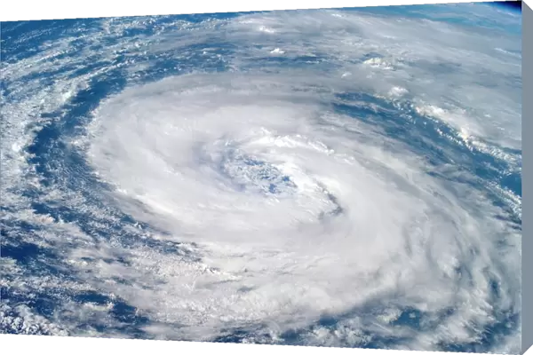 Hurricane Epsilon, ISS image