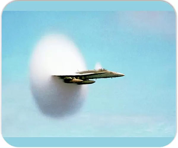 Aircraft sonic boom cloud