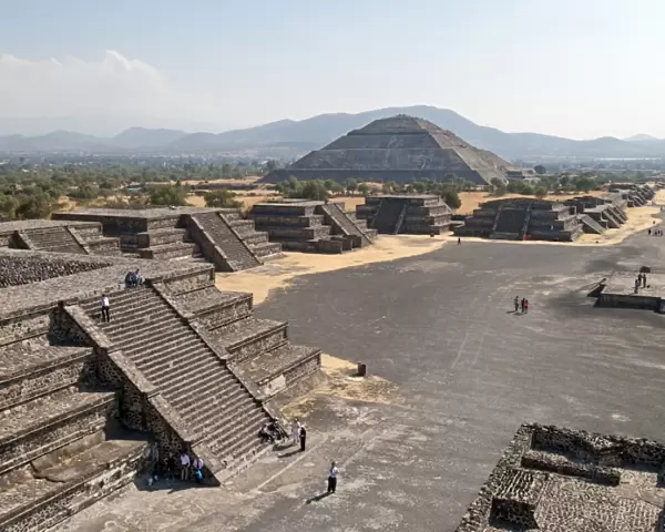 Avenue of the Dead at Teotihuacan C013  /  5023