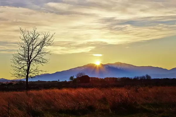 Sunset over Mount Canigou, Languedoc-Roussillon, Pyrenees Orientale, France, Europe