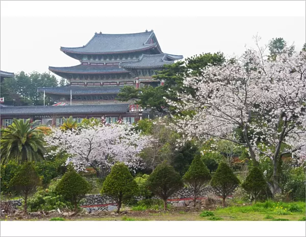 Yakcheonsa Buddhist temple, Seogwipo City, Jeju Island, South Korea, Asia