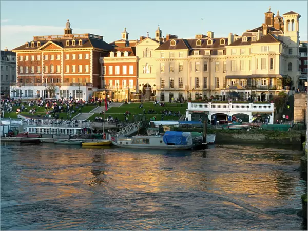 River scene, Richmond upon Thames, Greater London, Surrey, England, United Kingdom