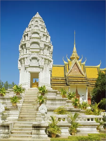 Stupa of Sihanouks daughter, Royal Palace, Phnom Penh, Cambodia