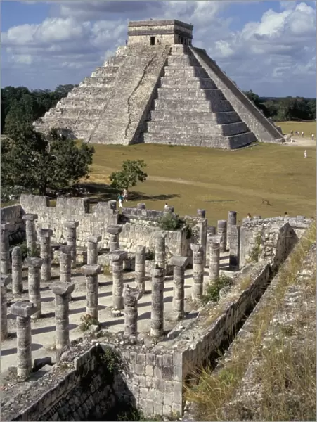 One thousand Mayan columns and the great pyramid El Castillo, Chichen Itza