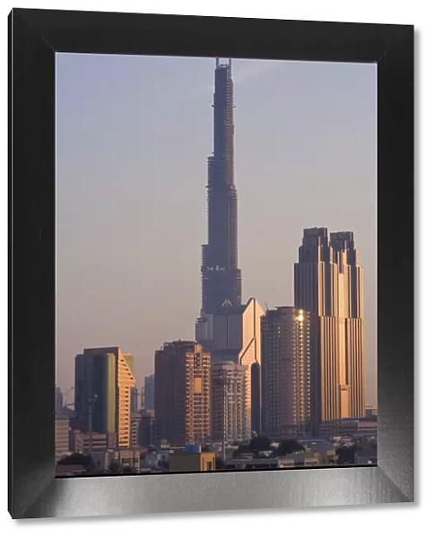 Construction of the Burj Dubai (Dubai Tower)