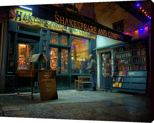 Shakespeare and Company bookstore, Paris, France, Europe