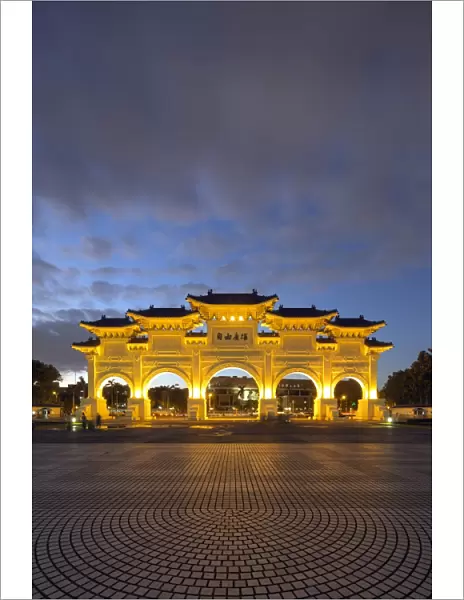 Freedom Square Memorial arch, Chiang Kaishek Memorial Grounds, Taipei, Taiwan, Asia