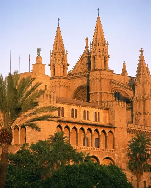 The cathedral at Palma, on Majorca, Balearic Islands, Spain, Europe