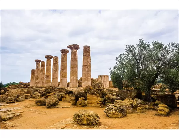 Temple of Hercules (Tempio di Ercole), Valley of the Temples (Valle dei Templi), Agrigento, UNESCO World Heritage Site, Sicily, Italy, Europe