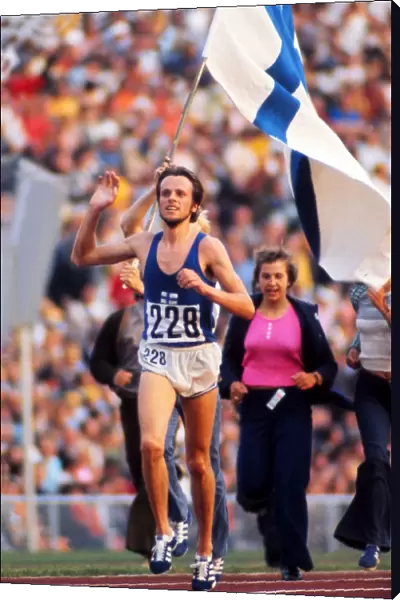Lasse Viren completes the 5000m  /  10000m double at the 1972 Munich Olympics
