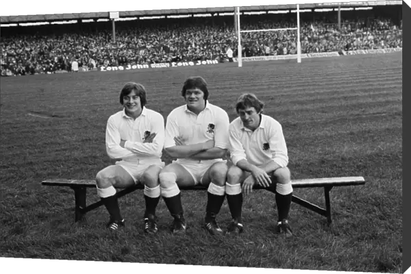 Englands Tony Bond, Fran Cotton and Steve Smith prepare to face the All Blacks in 1979