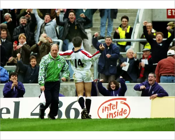Tony Underwood celebrates his try against Scotland - 1993 Five Nations